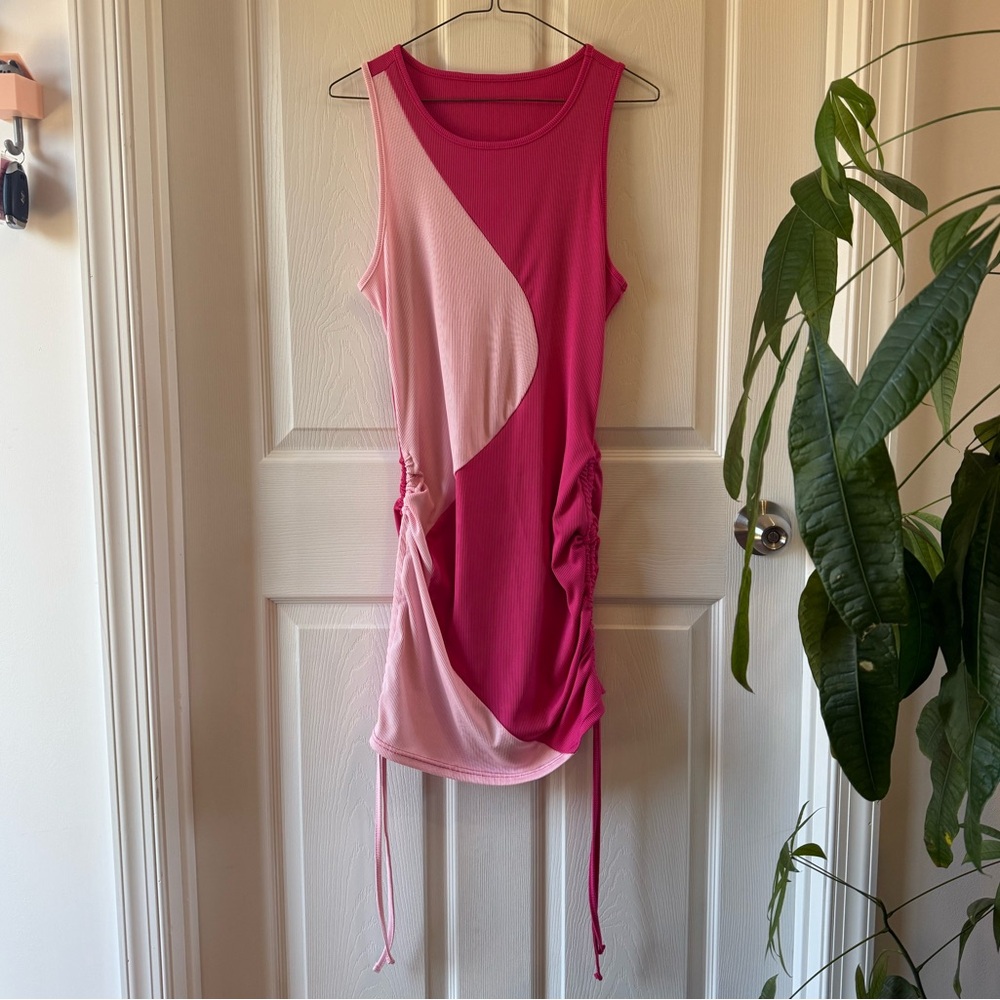 Bodycon Ribbed Ruched Dress - Picture 5 of 7
